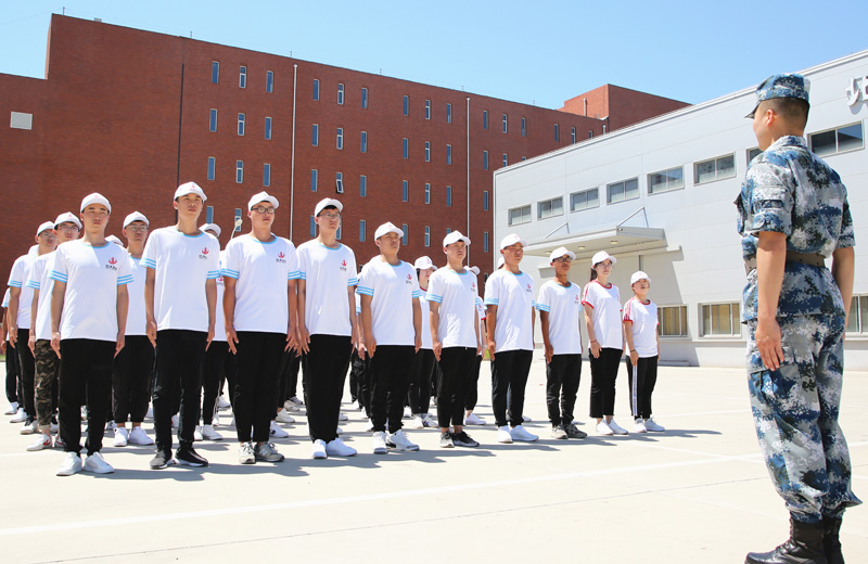 2019年7月1日，中天北京集团大学生入职培训。